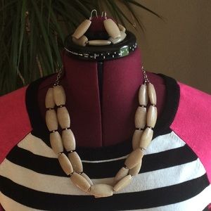 Necklace earrings and bracelet set